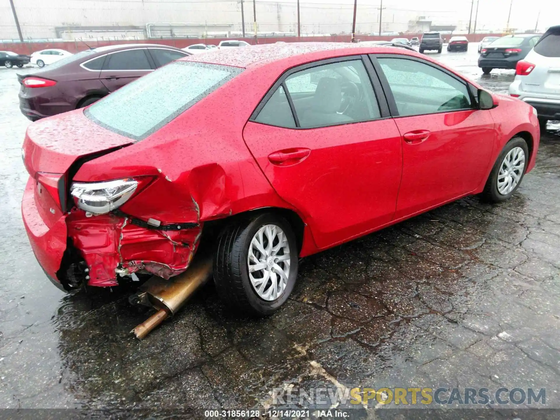 4 Photograph of a damaged car 2T1BURHE0KC230082 TOYOTA COROLLA 2019