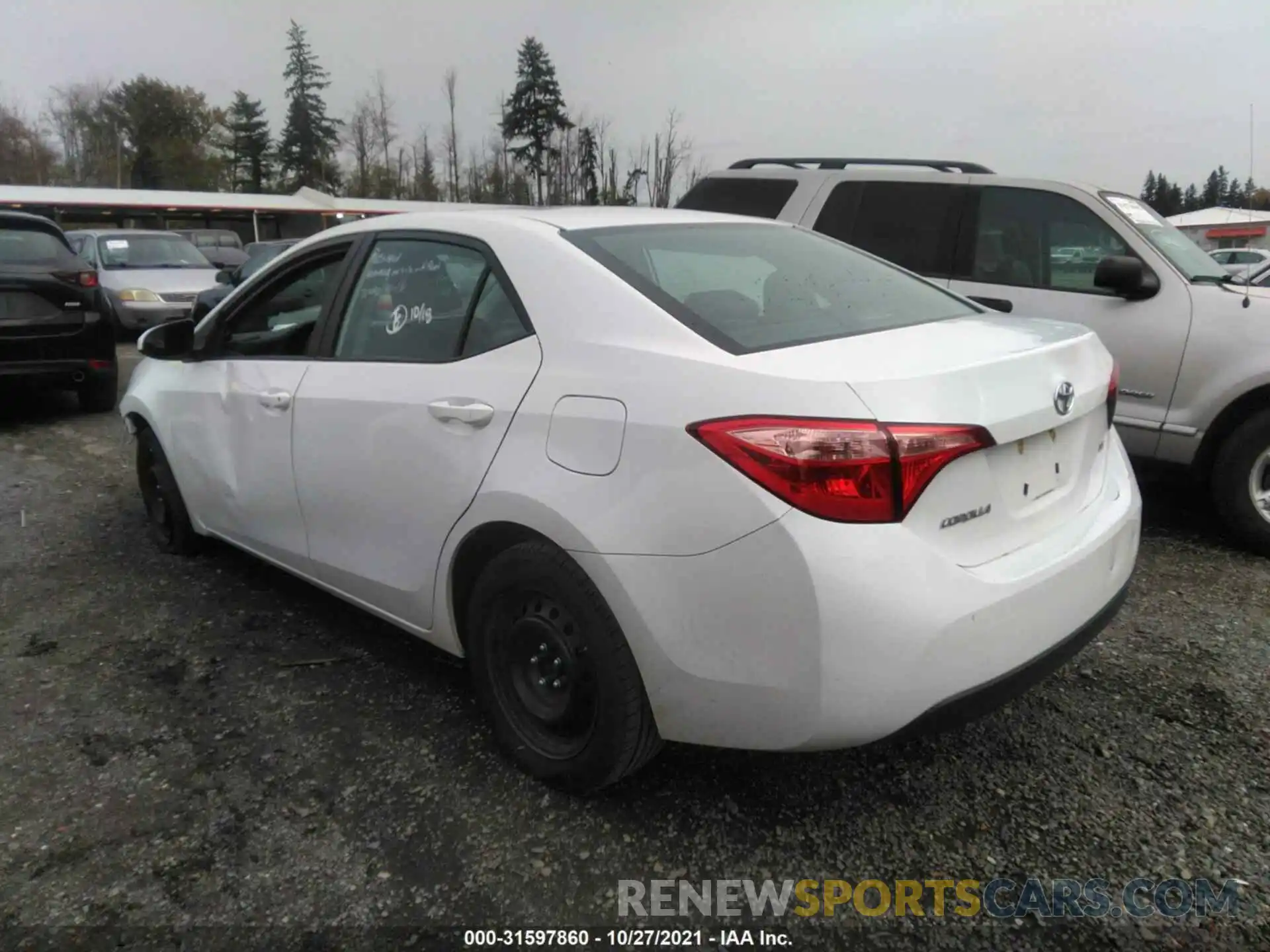 3 Photograph of a damaged car 2T1BURHE0KC230230 TOYOTA COROLLA 2019