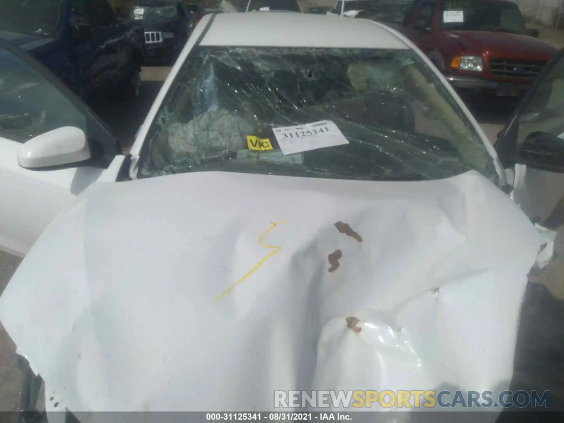 10 Photograph of a damaged car 2T1BURHE0KC230566 TOYOTA COROLLA 2019