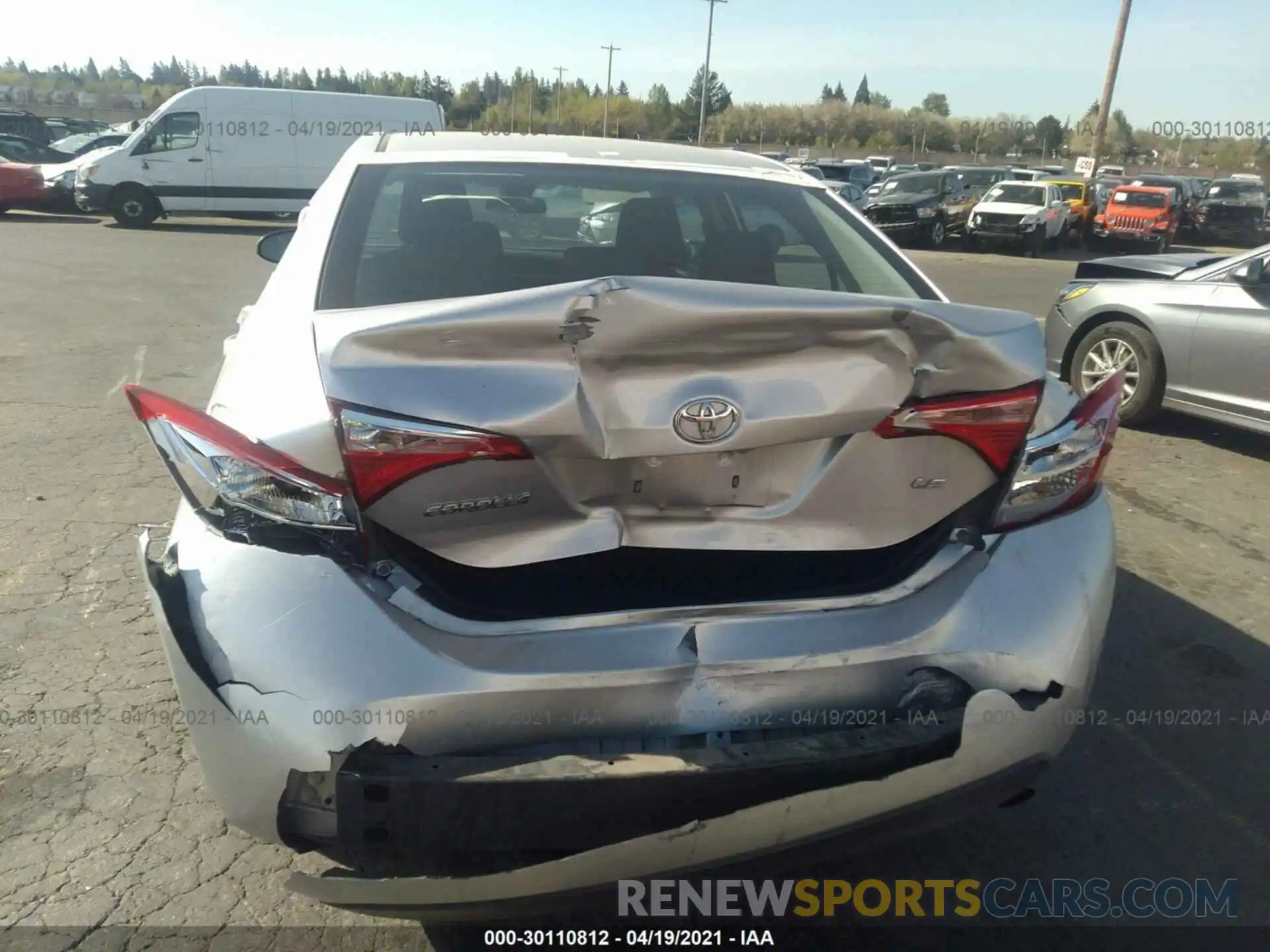 6 Photograph of a damaged car 2T1BURHE0KC230860 TOYOTA COROLLA 2019