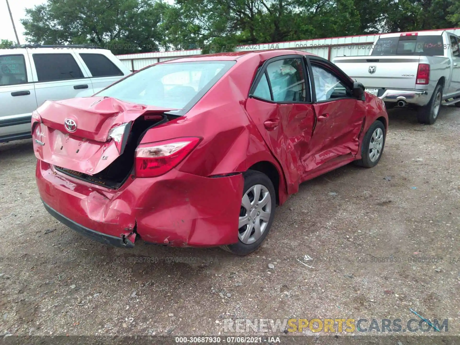 4 Photograph of a damaged car 2T1BURHE0KC232060 TOYOTA COROLLA 2019