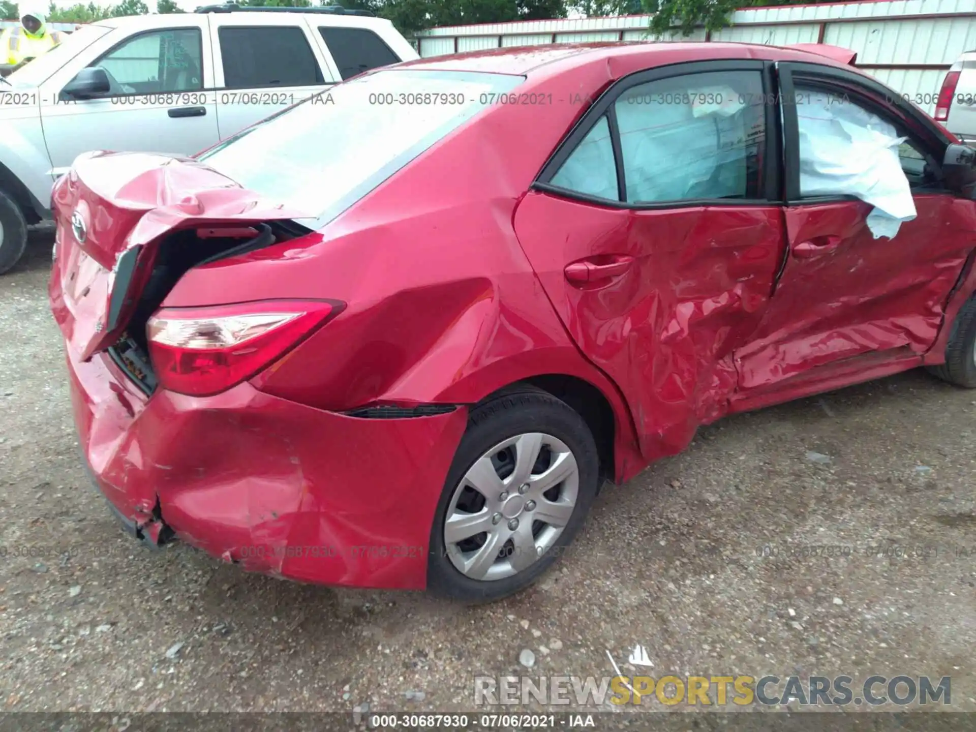 6 Photograph of a damaged car 2T1BURHE0KC232060 TOYOTA COROLLA 2019