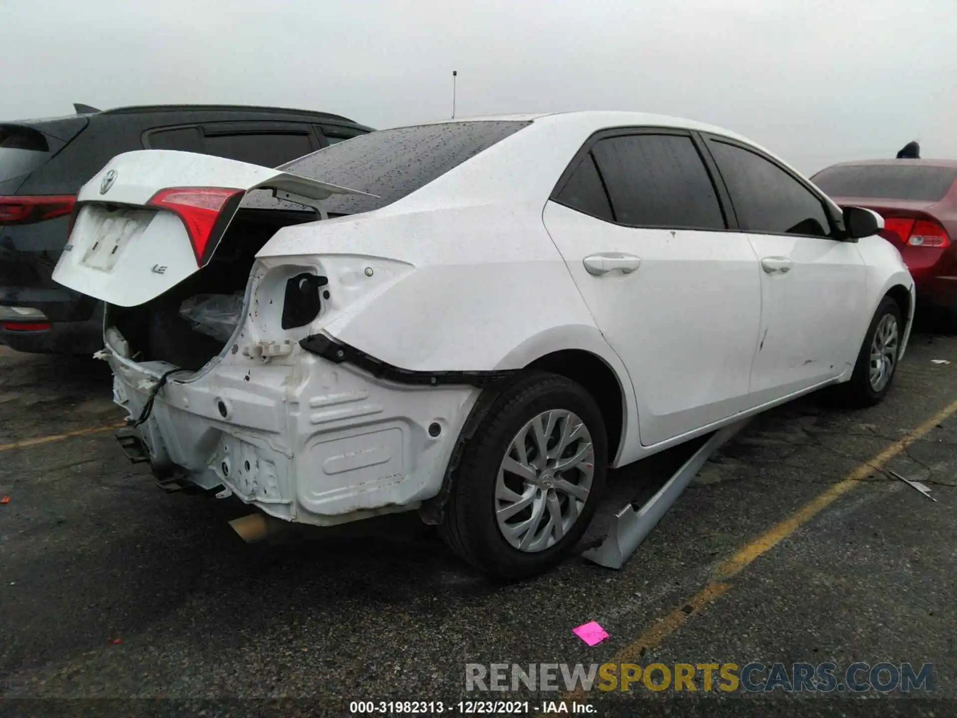 4 Photograph of a damaged car 2T1BURHE0KC232687 TOYOTA COROLLA 2019