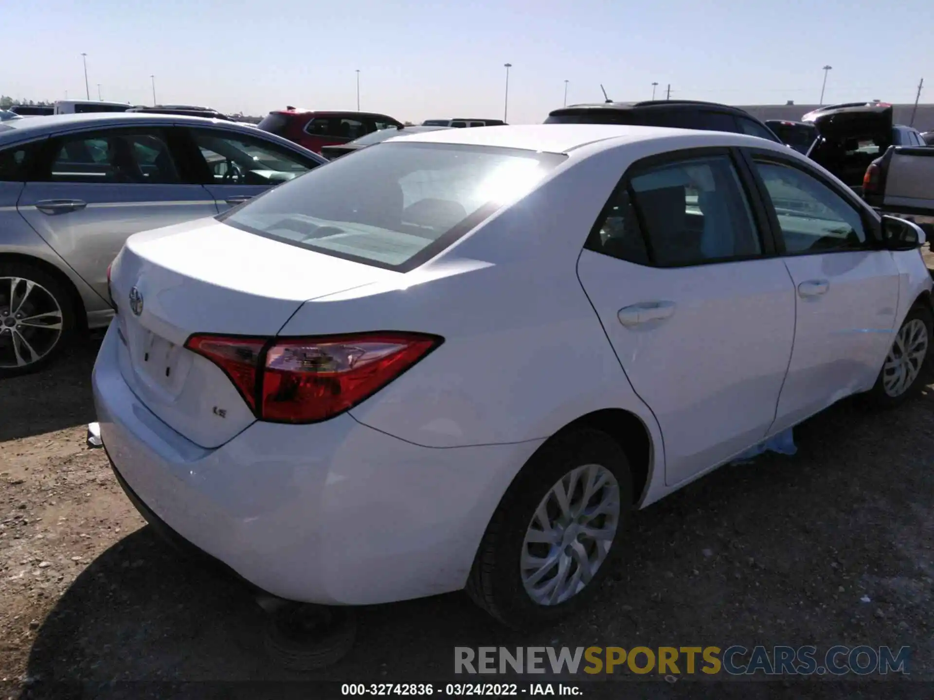 4 Photograph of a damaged car 2T1BURHE0KC232981 TOYOTA COROLLA 2019