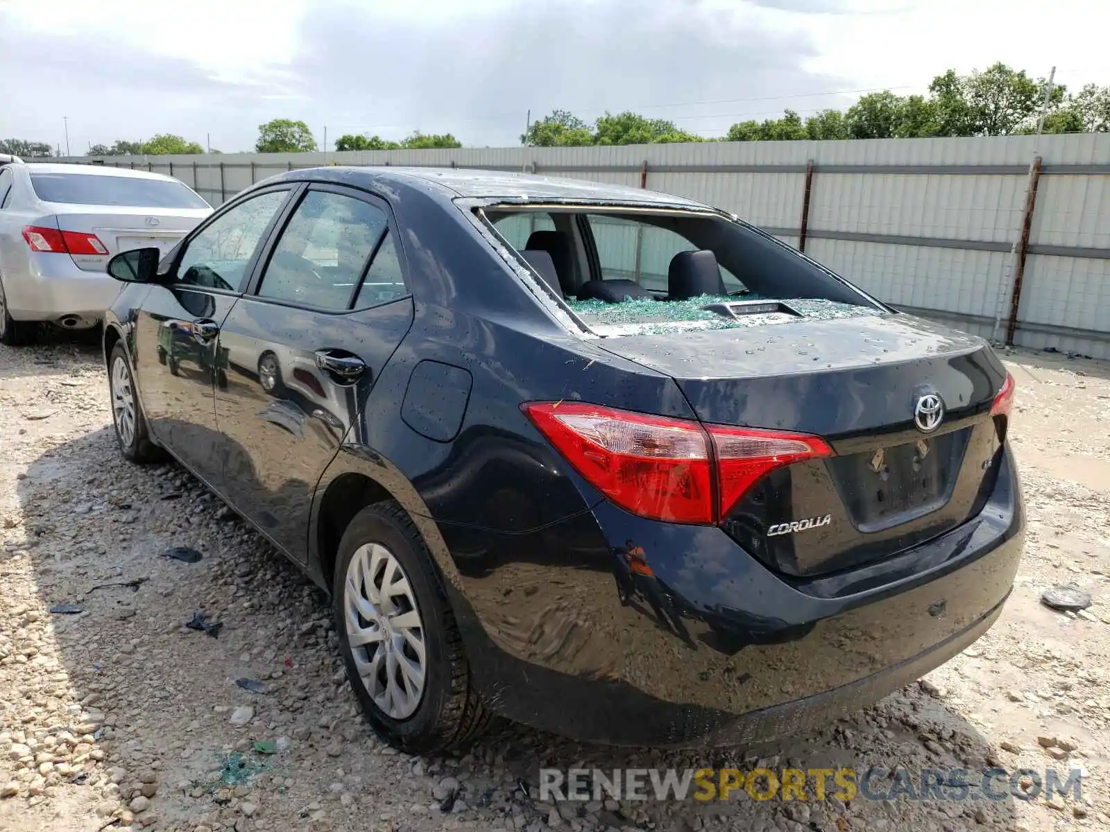 3 Photograph of a damaged car 2T1BURHE0KC234147 TOYOTA COROLLA 2019