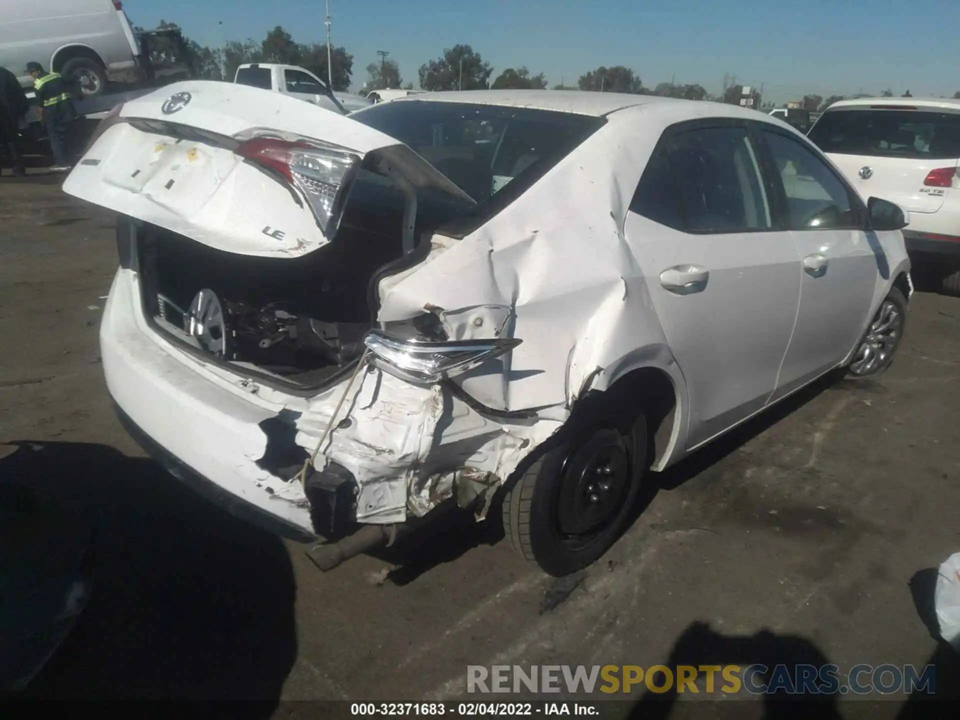 4 Photograph of a damaged car 2T1BURHE0KC234178 TOYOTA COROLLA 2019