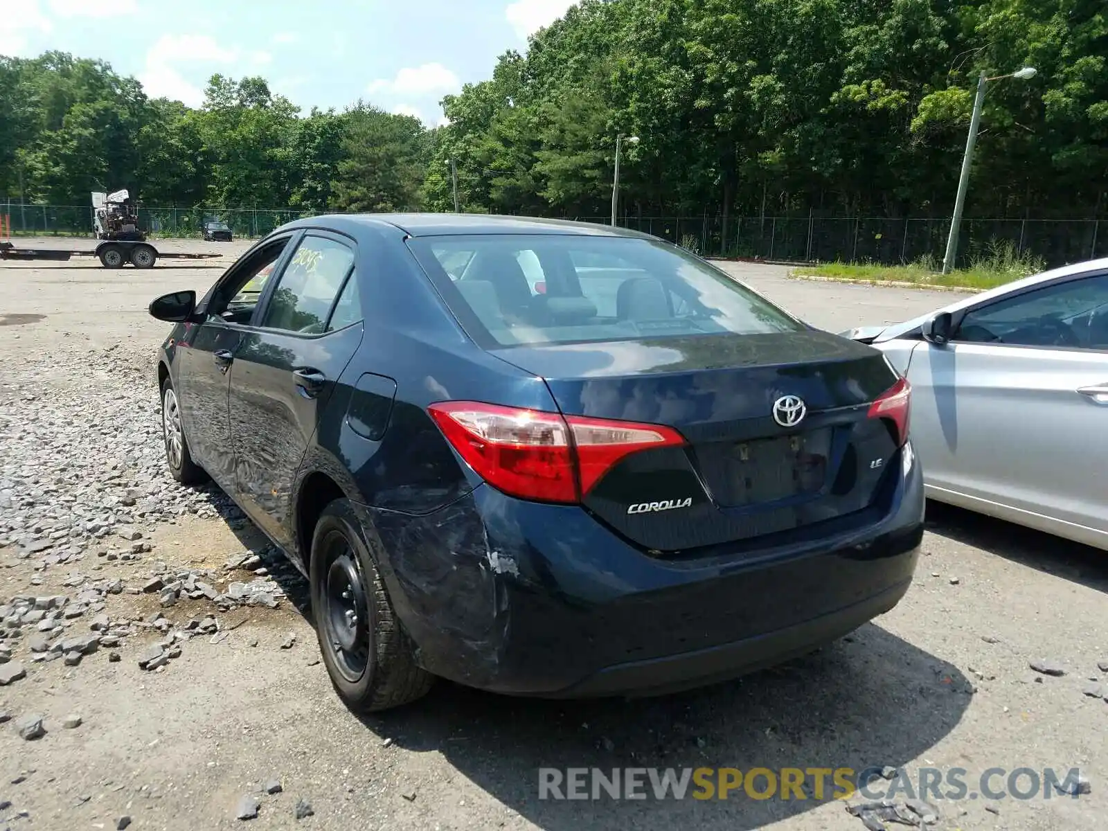 3 Photograph of a damaged car 2T1BURHE0KC236481 TOYOTA COROLLA 2019