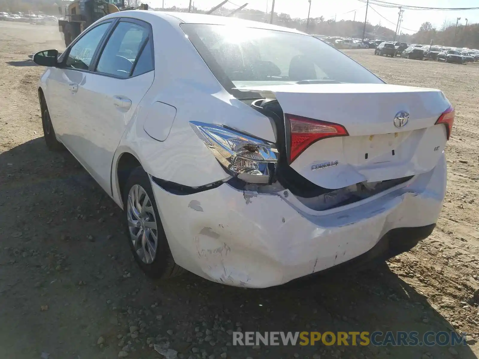 3 Photograph of a damaged car 2T1BURHE0KC237923 TOYOTA COROLLA 2019