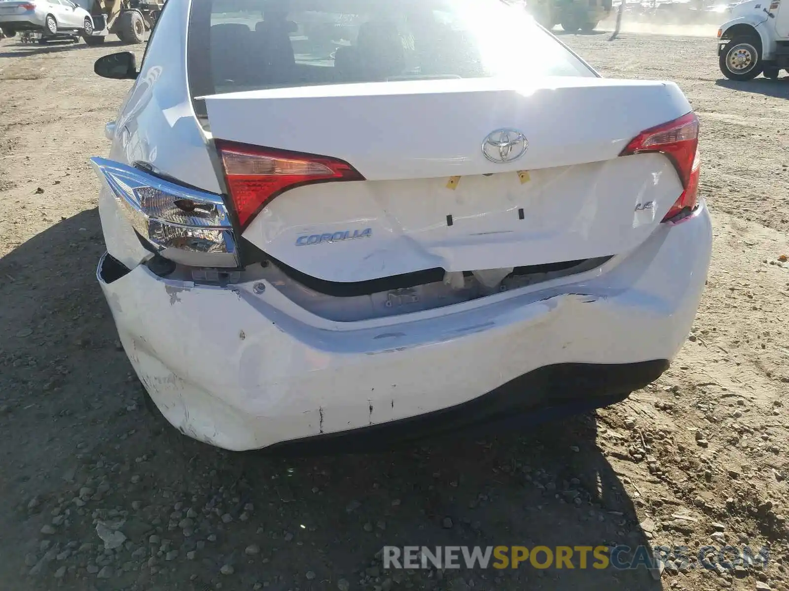 9 Photograph of a damaged car 2T1BURHE0KC237923 TOYOTA COROLLA 2019