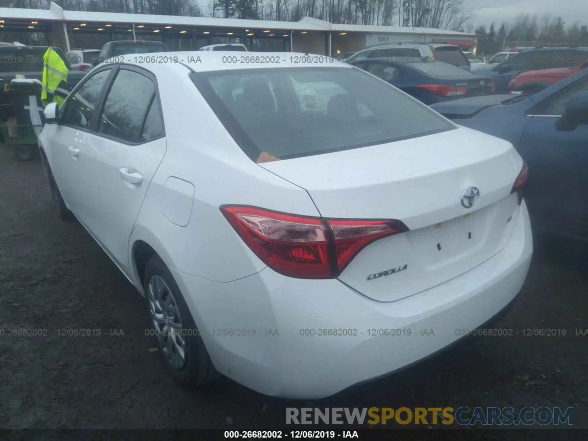 3 Photograph of a damaged car 2T1BURHE0KC238425 TOYOTA COROLLA 2019