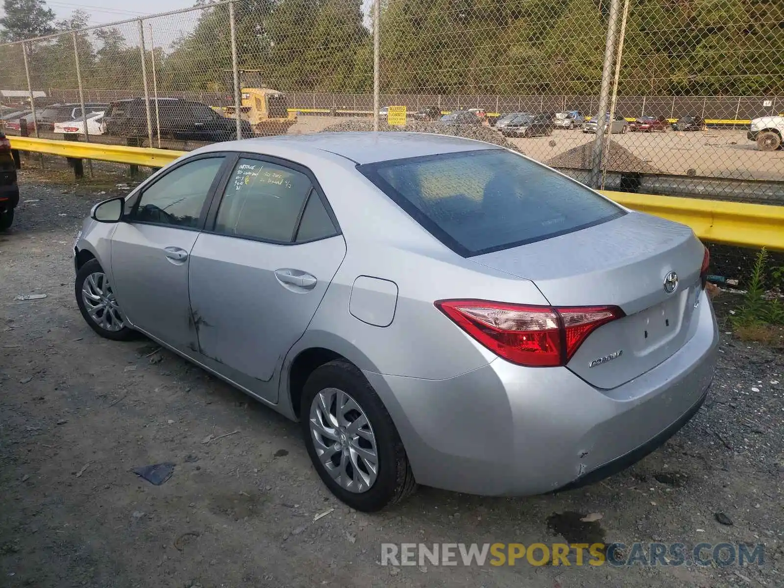 3 Photograph of a damaged car 2T1BURHE0KC238649 TOYOTA COROLLA 2019