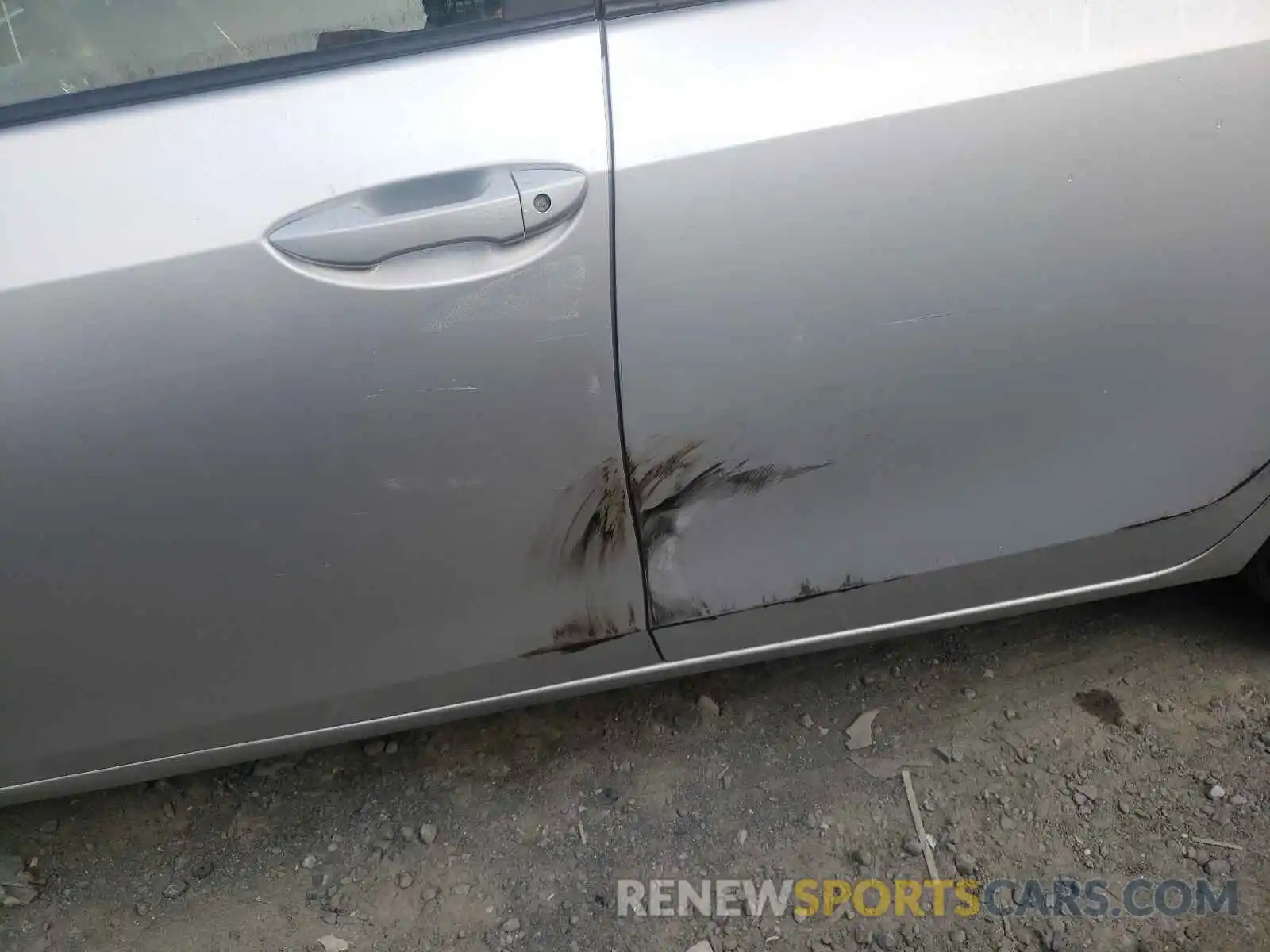 9 Photograph of a damaged car 2T1BURHE0KC238649 TOYOTA COROLLA 2019