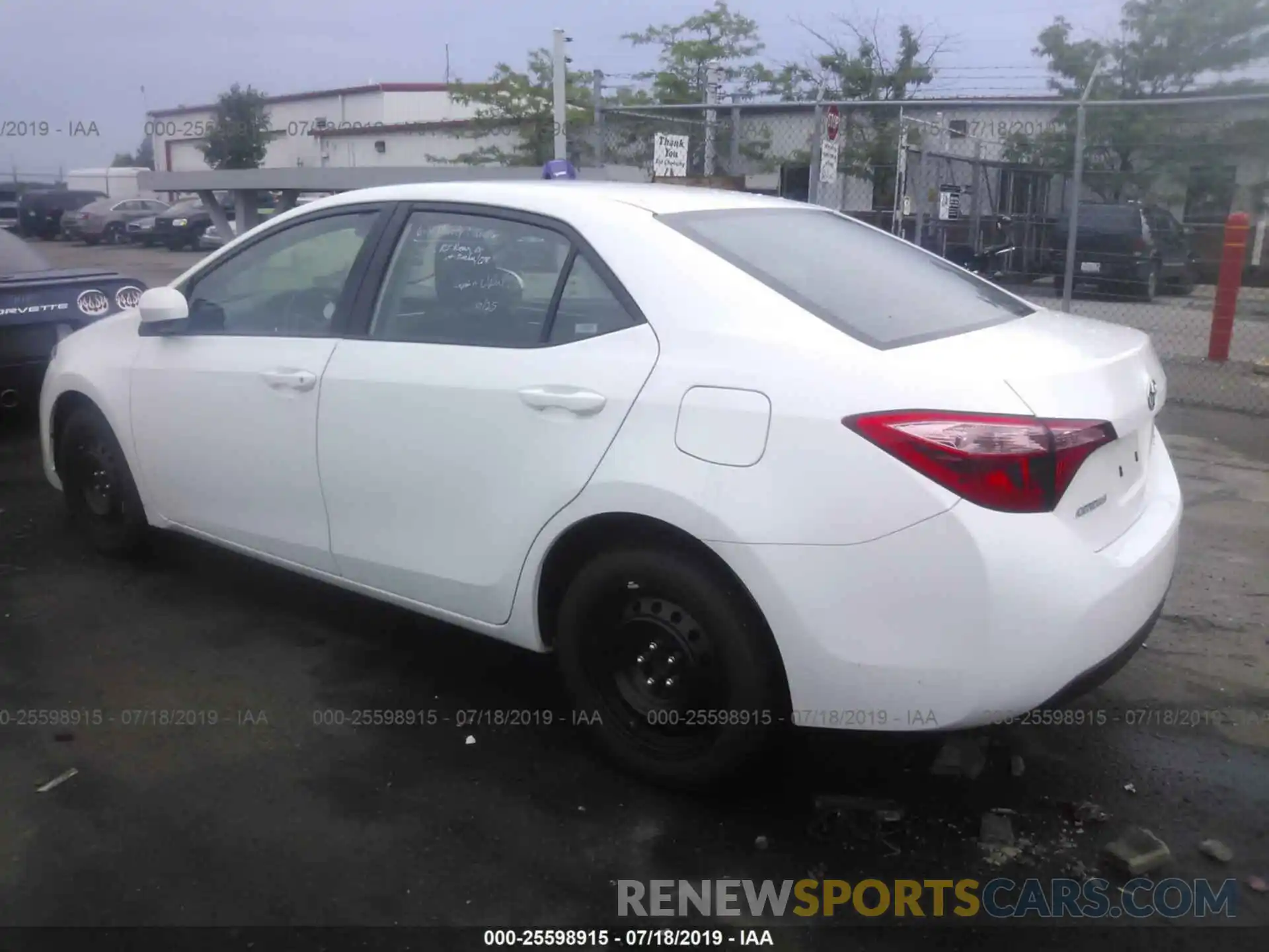 3 Фотография поврежденного автомобиля 2T1BURHE0KC238957 TOYOTA COROLLA 2019