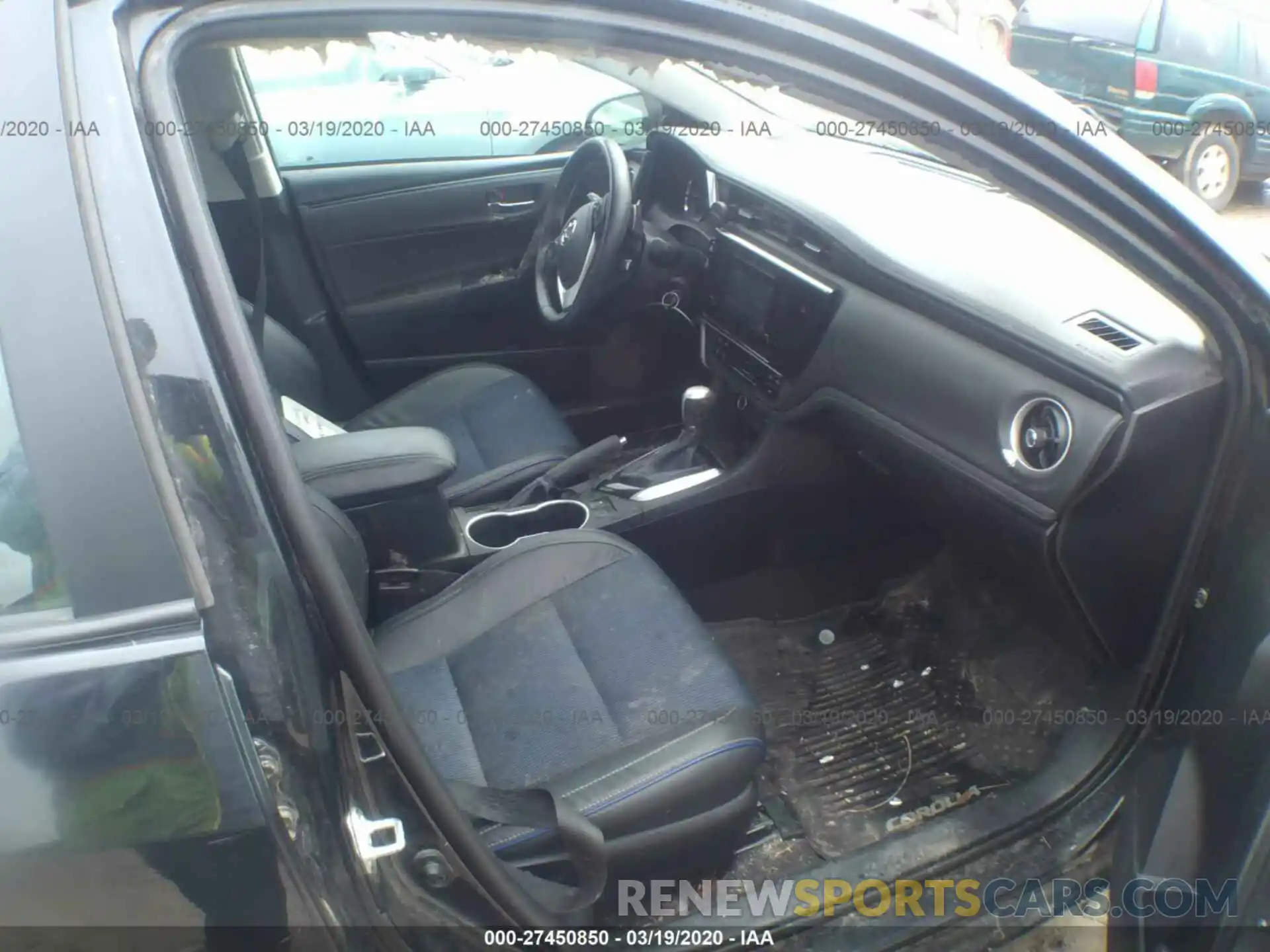 5 Photograph of a damaged car 2T1BURHE0KC240241 TOYOTA COROLLA 2019