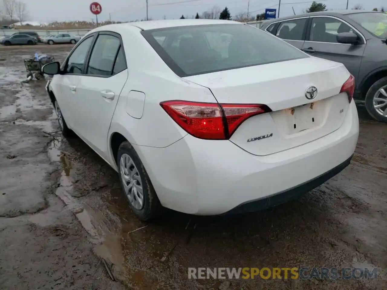 3 Photograph of a damaged car 2T1BURHE0KC240479 TOYOTA COROLLA 2019