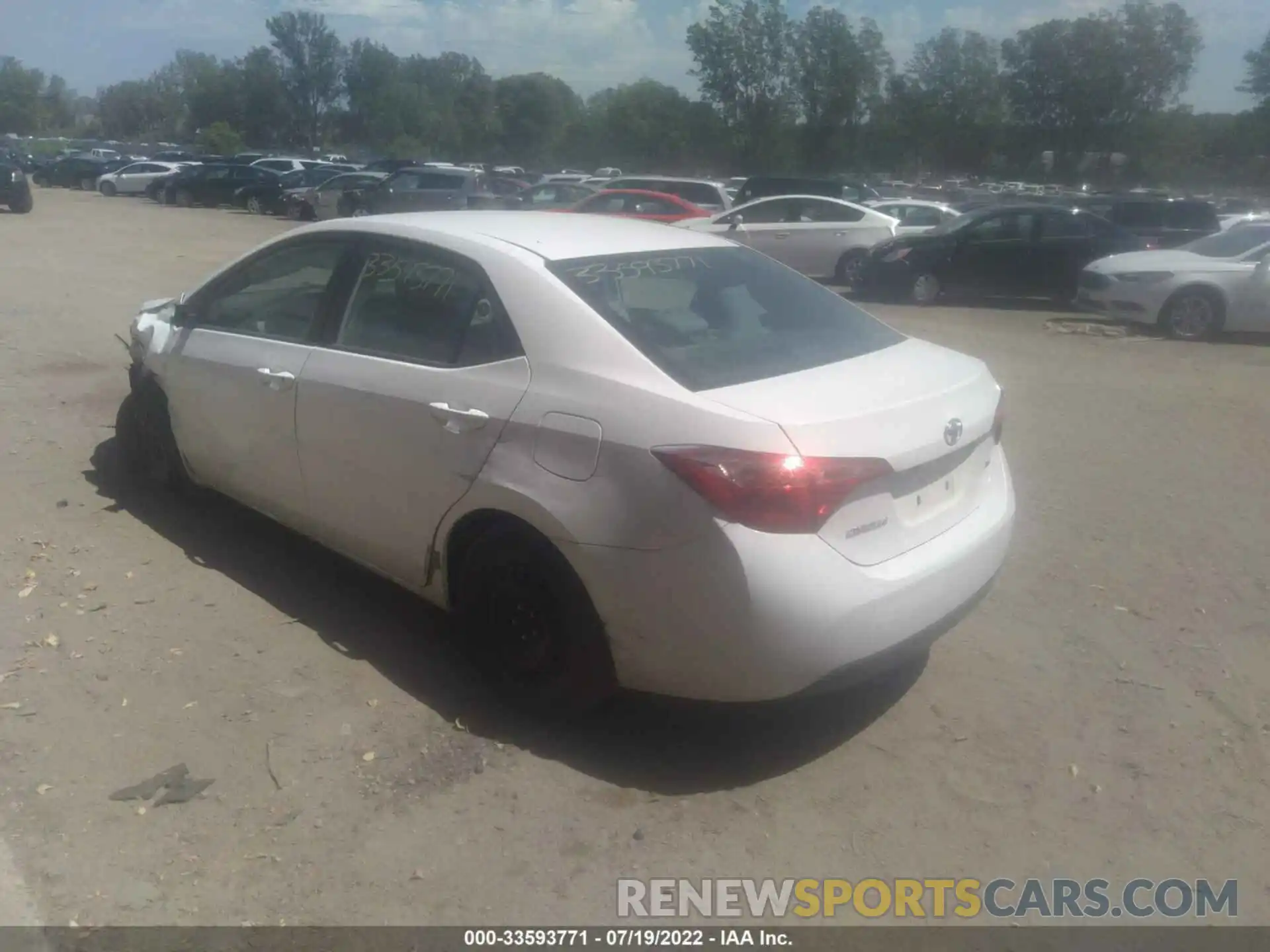 3 Photograph of a damaged car 2T1BURHE0KC241034 TOYOTA COROLLA 2019