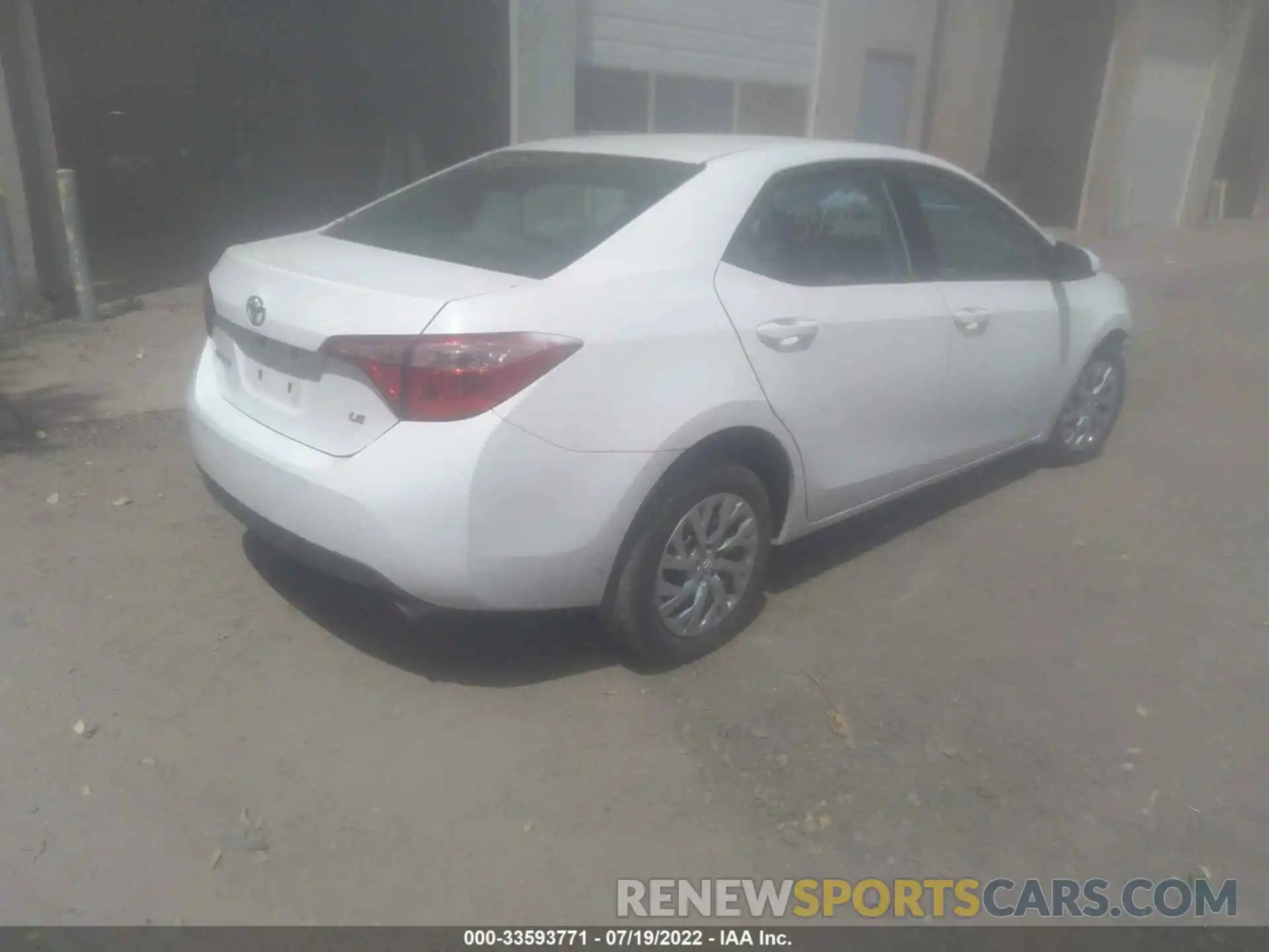 4 Photograph of a damaged car 2T1BURHE0KC241034 TOYOTA COROLLA 2019