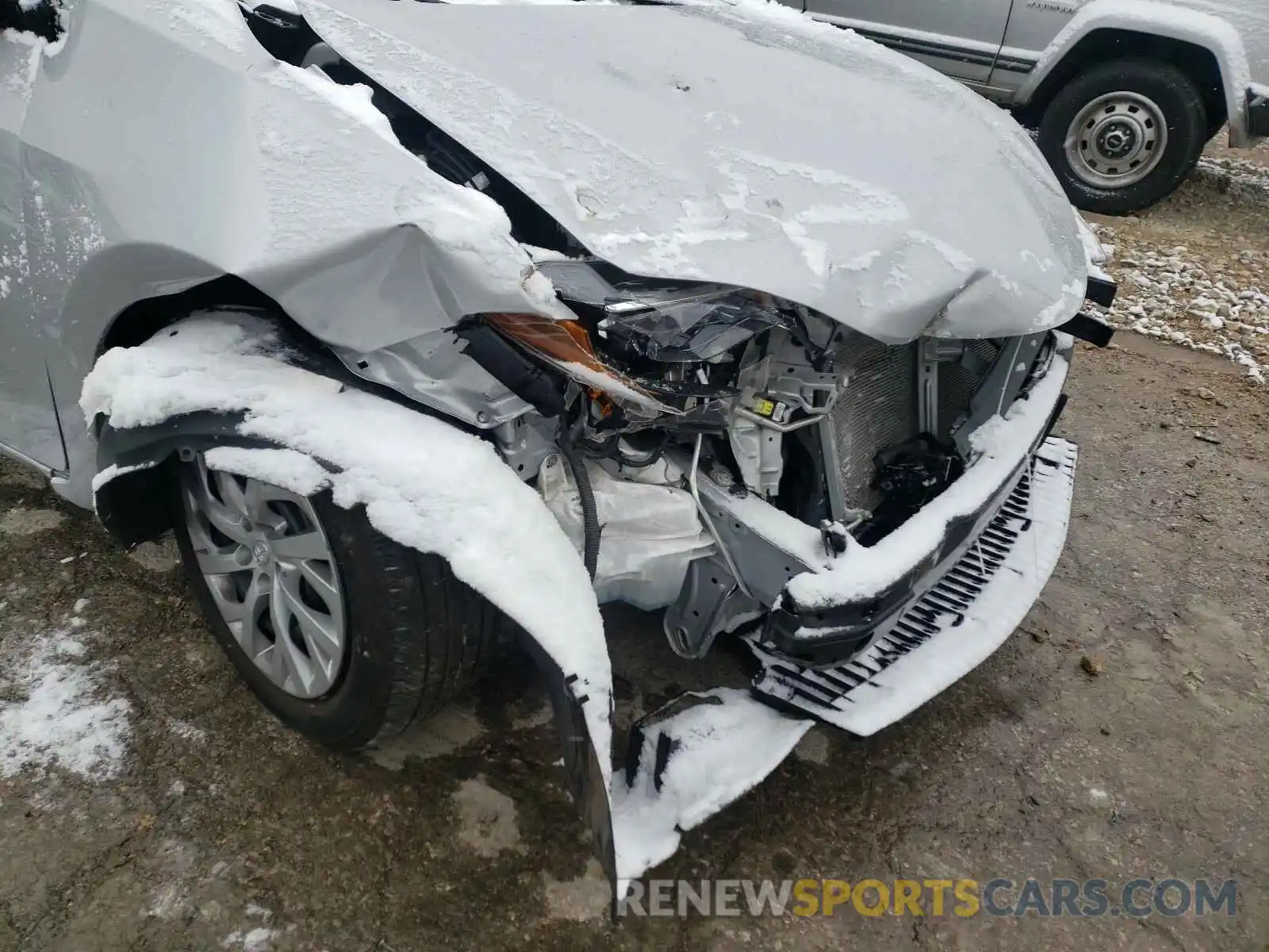 9 Photograph of a damaged car 2T1BURHE0KC241261 TOYOTA COROLLA 2019