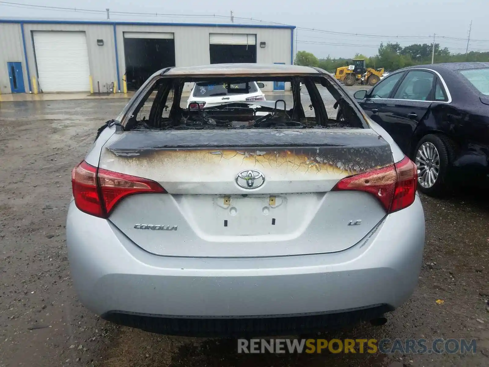 10 Photograph of a damaged car 2T1BURHE0KC241664 TOYOTA COROLLA 2019