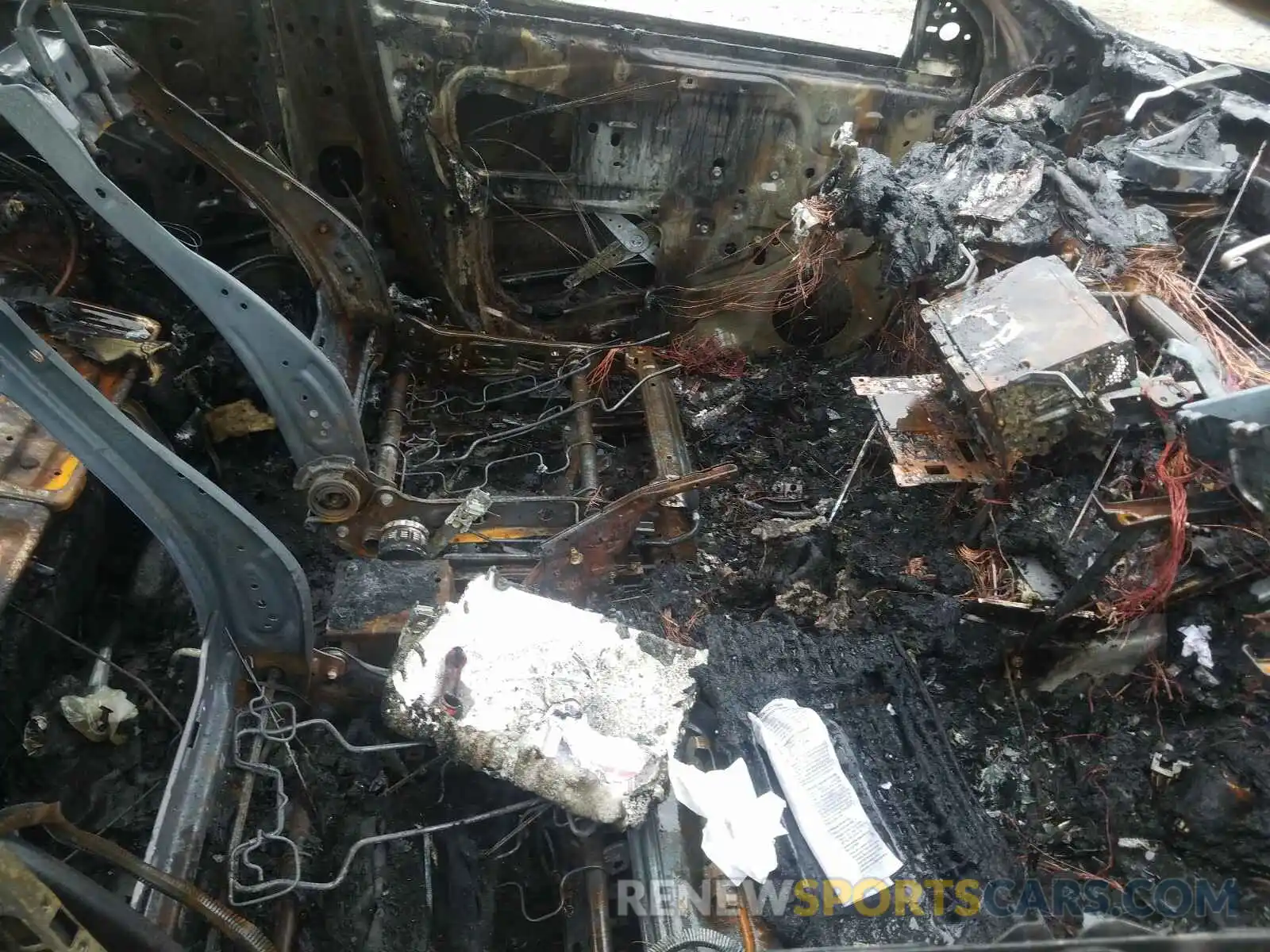 5 Photograph of a damaged car 2T1BURHE0KC241664 TOYOTA COROLLA 2019