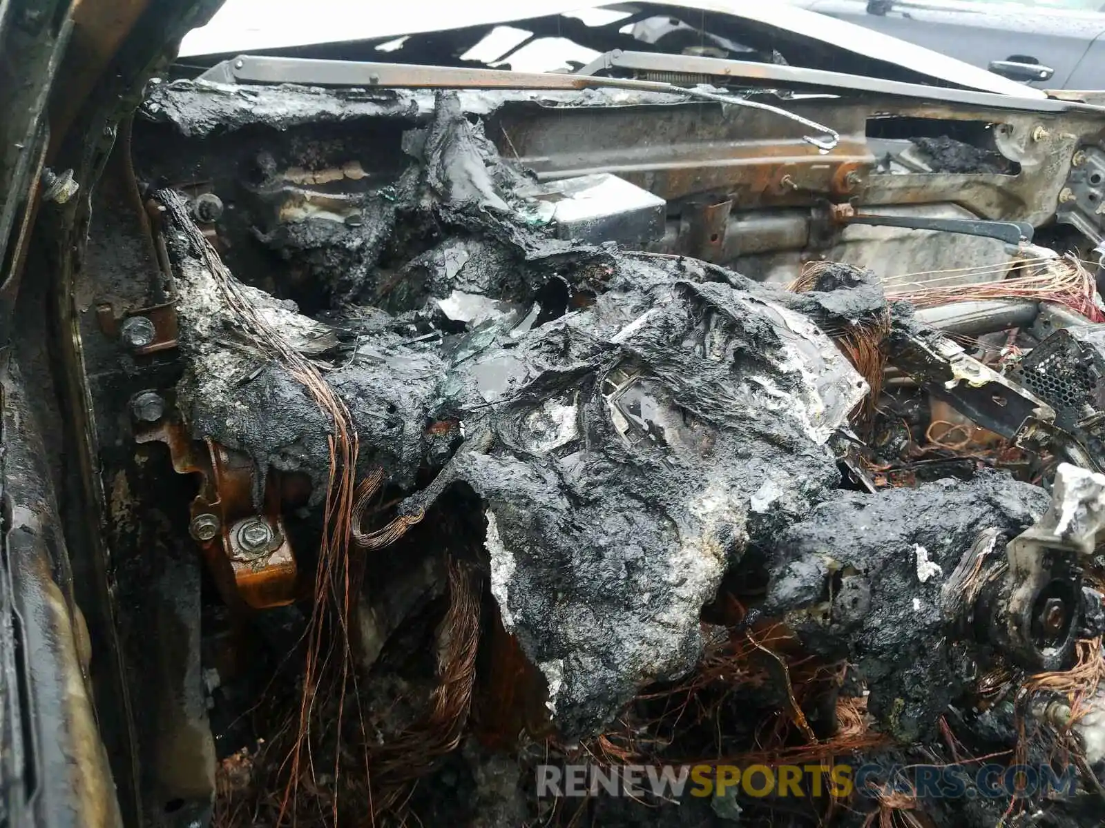 8 Photograph of a damaged car 2T1BURHE0KC241664 TOYOTA COROLLA 2019