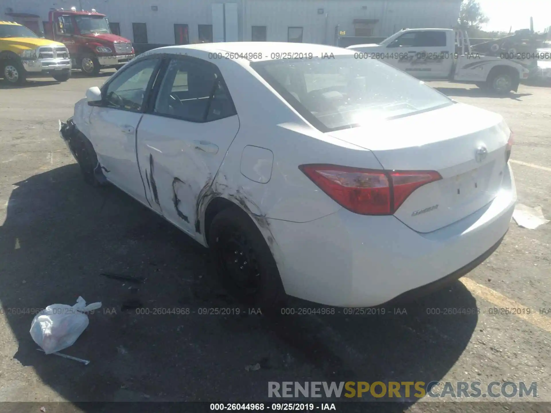 3 Photograph of a damaged car 2T1BURHE0KC242541 TOYOTA COROLLA 2019