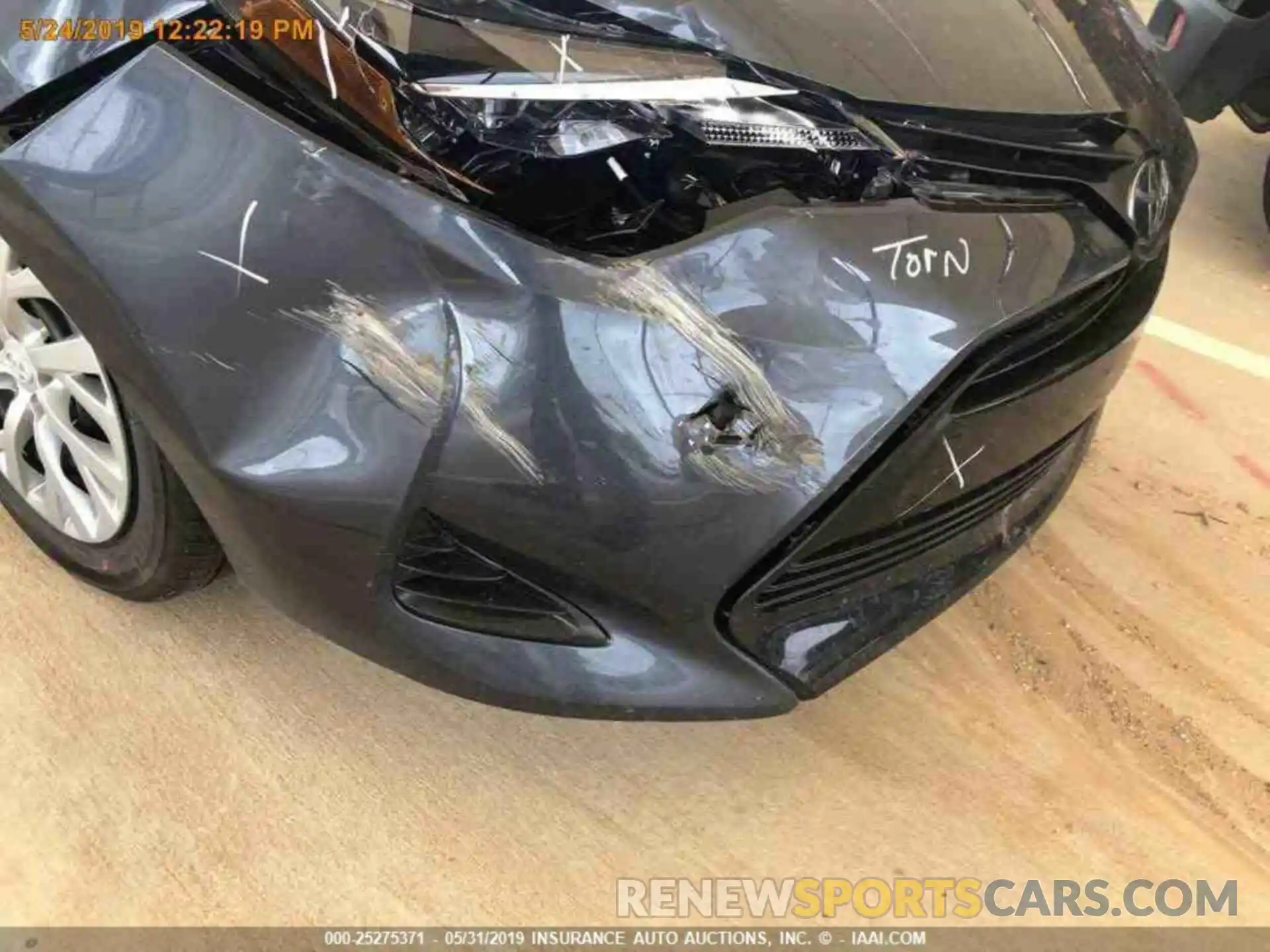 13 Photograph of a damaged car 2T1BURHE0KC242572 TOYOTA COROLLA 2019