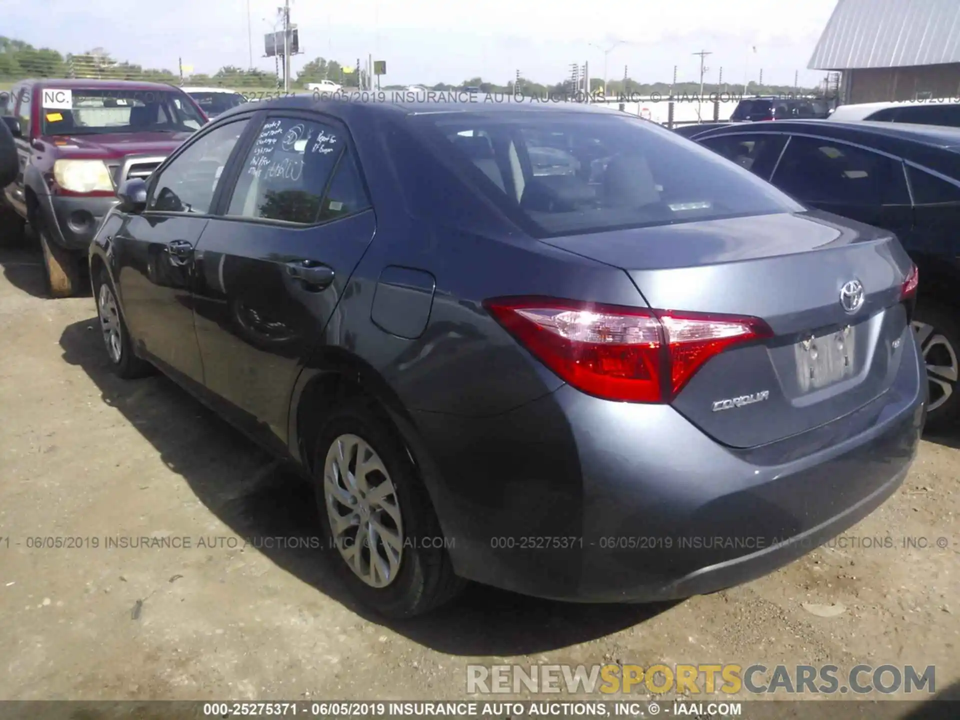 3 Photograph of a damaged car 2T1BURHE0KC242572 TOYOTA COROLLA 2019