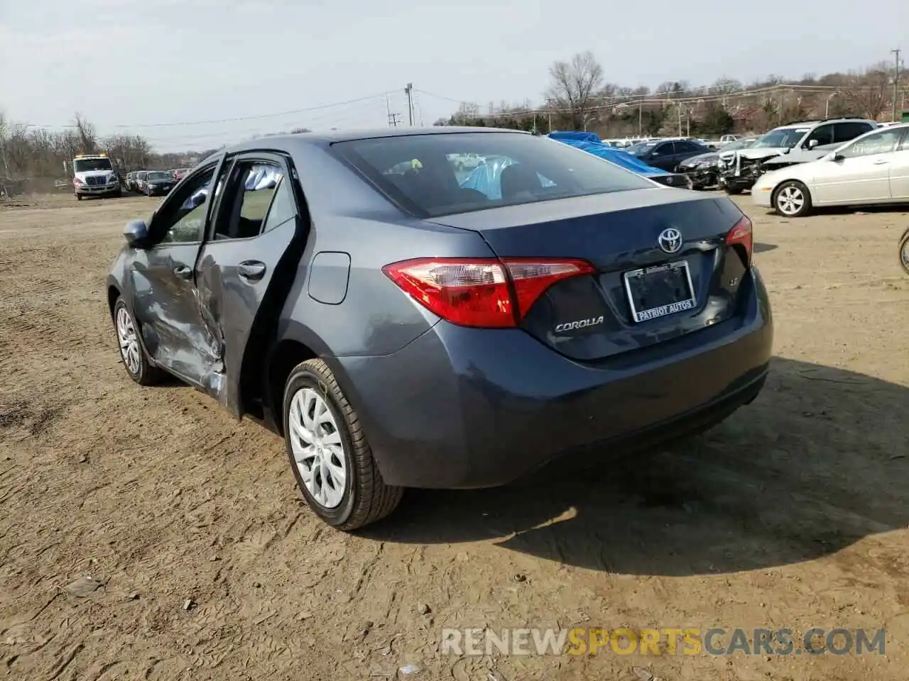 3 Photograph of a damaged car 2T1BURHE0KC243009 TOYOTA COROLLA 2019