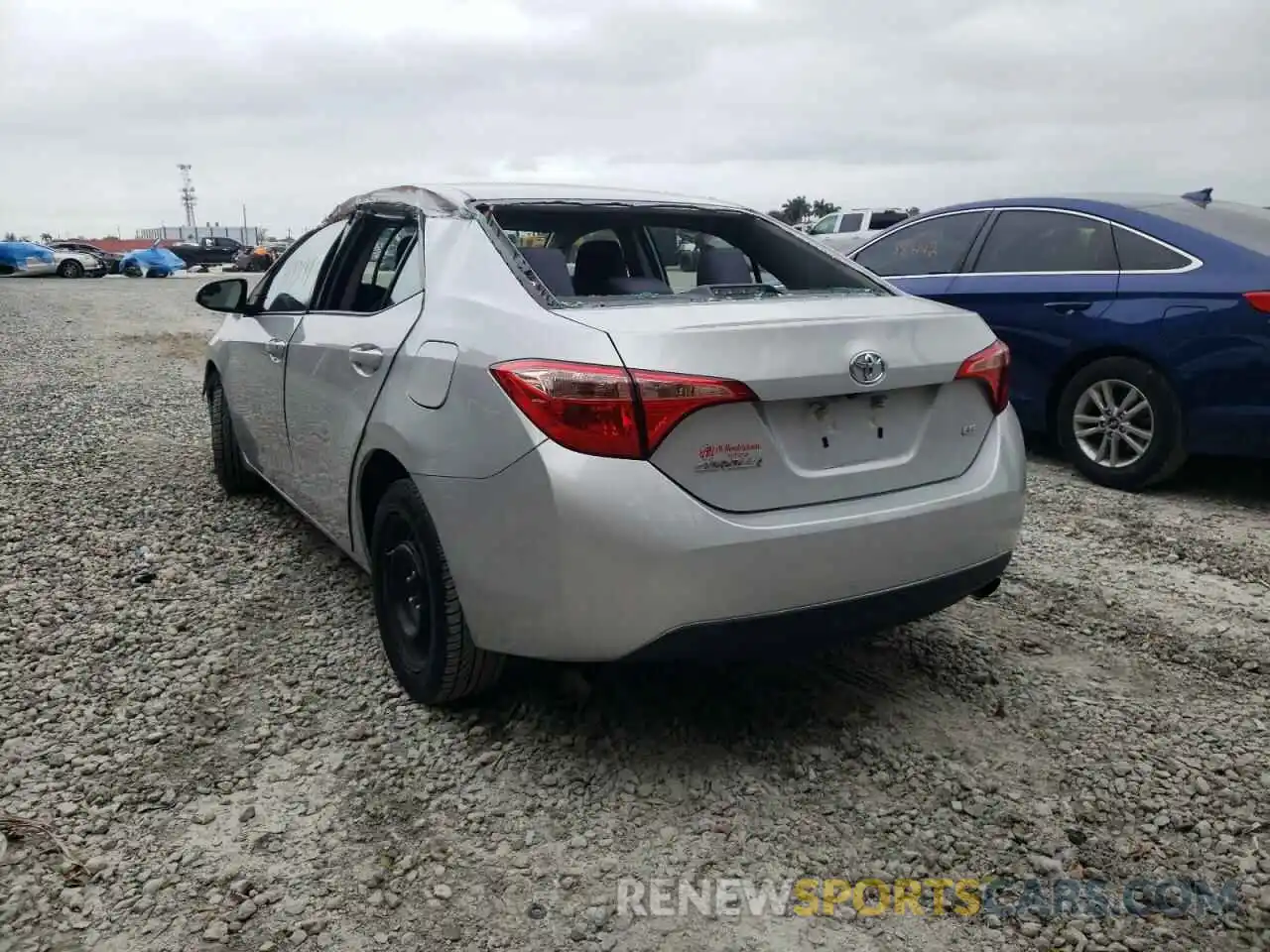 3 Photograph of a damaged car 2T1BURHE0KC243043 TOYOTA COROLLA 2019