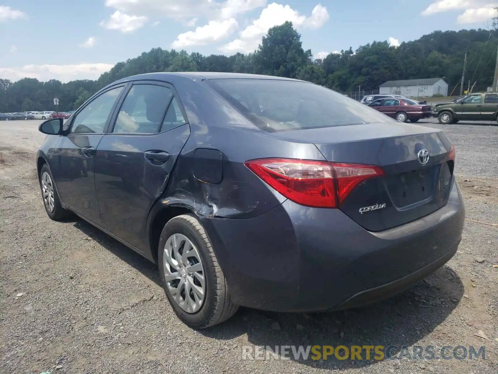 3 Photograph of a damaged car 2T1BURHE0KC243253 TOYOTA COROLLA 2019