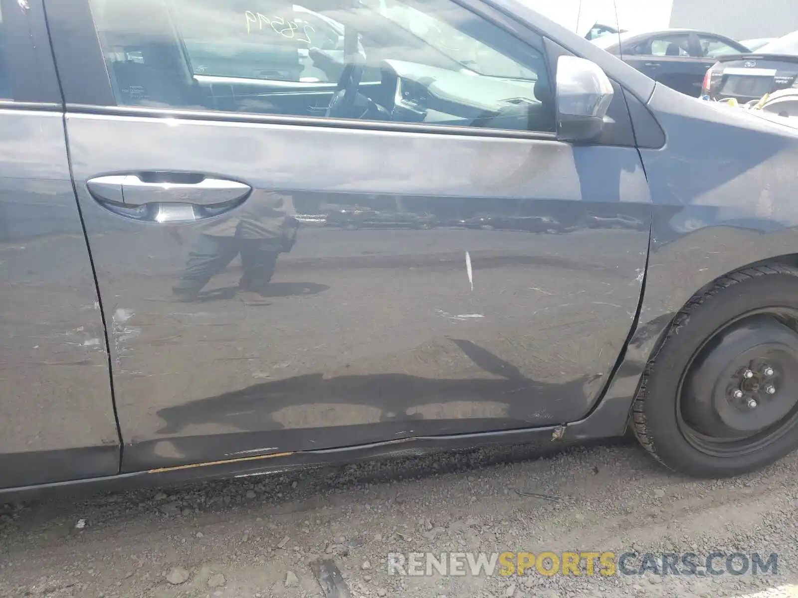 9 Photograph of a damaged car 2T1BURHE0KC243253 TOYOTA COROLLA 2019