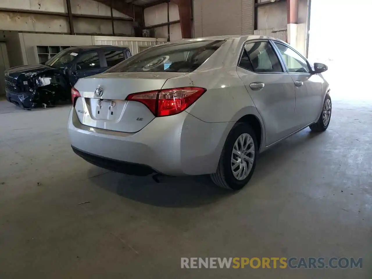 4 Photograph of a damaged car 2T1BURHE0KC243270 TOYOTA COROLLA 2019