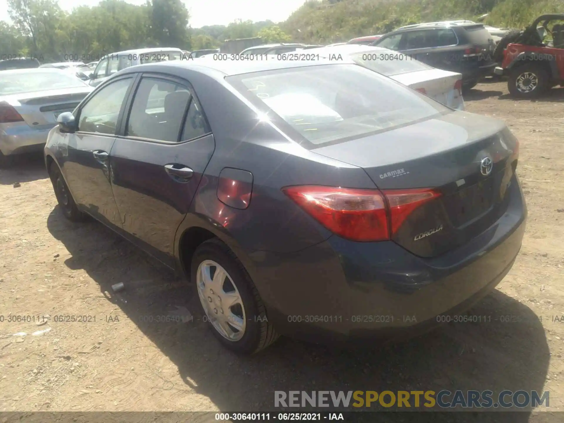 3 Photograph of a damaged car 2T1BURHE0KC243513 TOYOTA COROLLA 2019