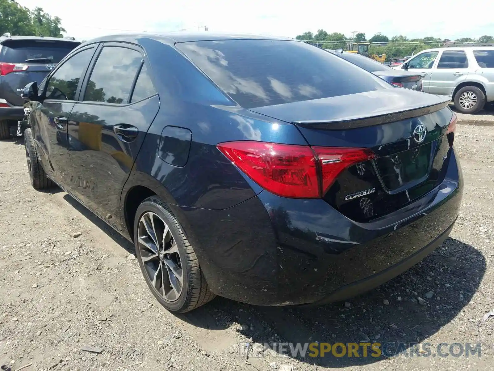 3 Photograph of a damaged car 2T1BURHE0KC245388 TOYOTA COROLLA 2019