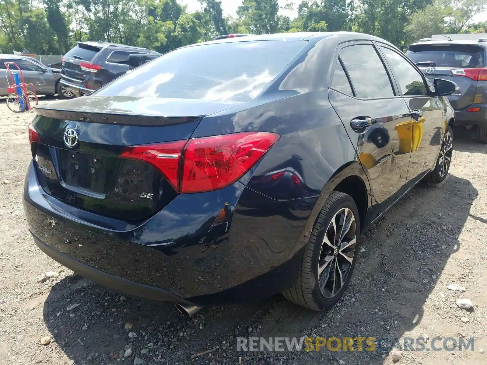 4 Photograph of a damaged car 2T1BURHE0KC245388 TOYOTA COROLLA 2019