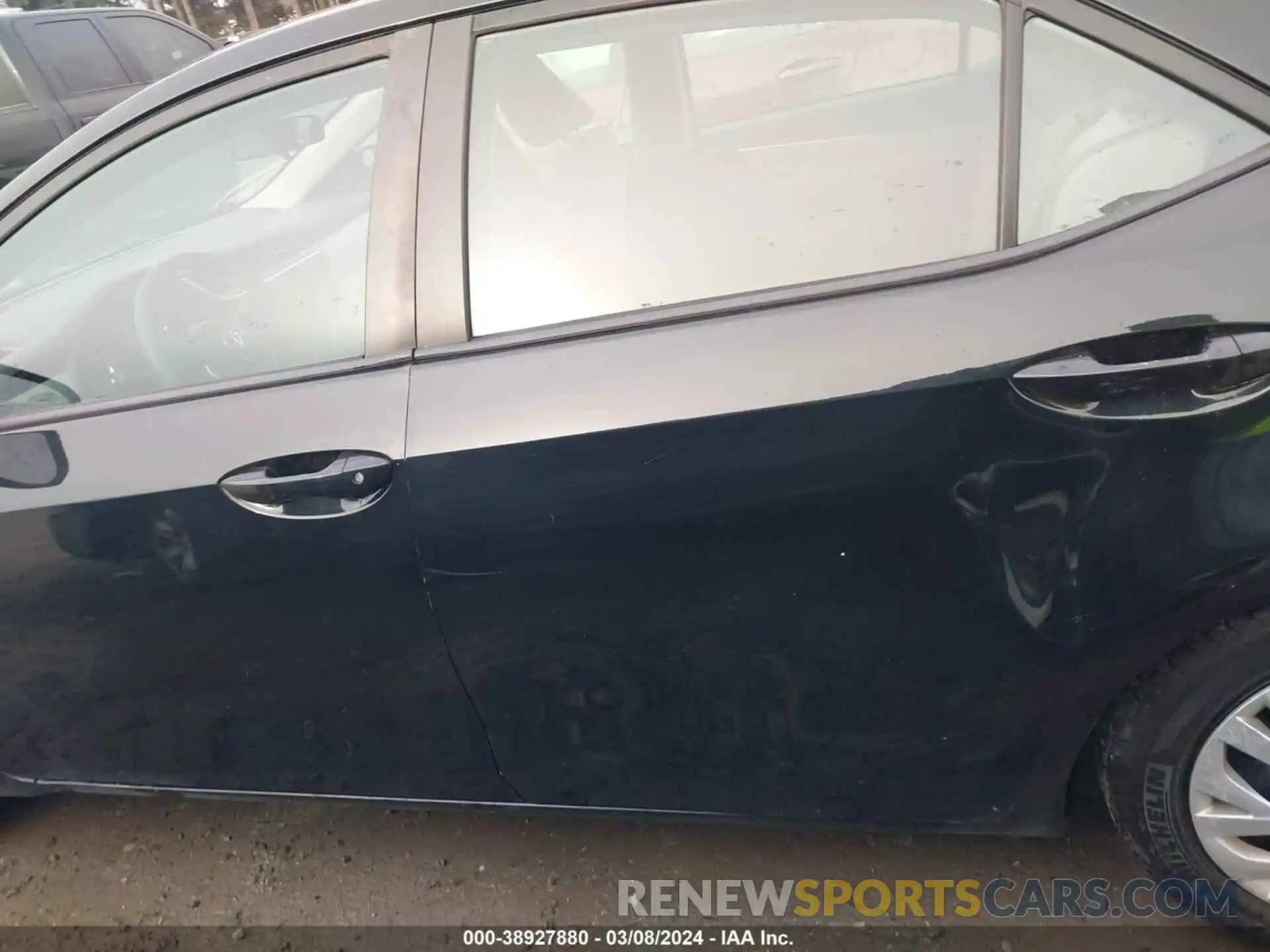 14 Photograph of a damaged car 2T1BURHE0KC246444 TOYOTA COROLLA 2019