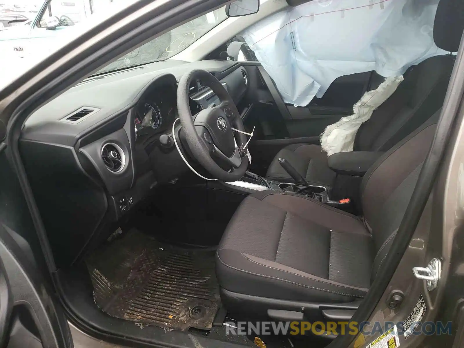 5 Photograph of a damaged car 2T1BURHE0KC246833 TOYOTA COROLLA 2019