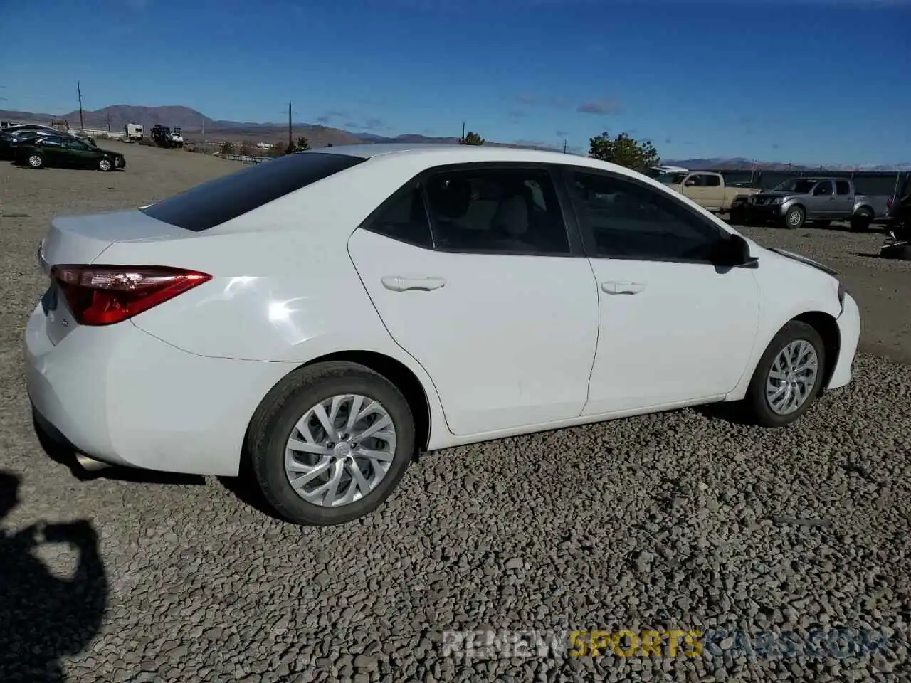 3 Photograph of a damaged car 2T1BURHE0KC246931 TOYOTA COROLLA 2019