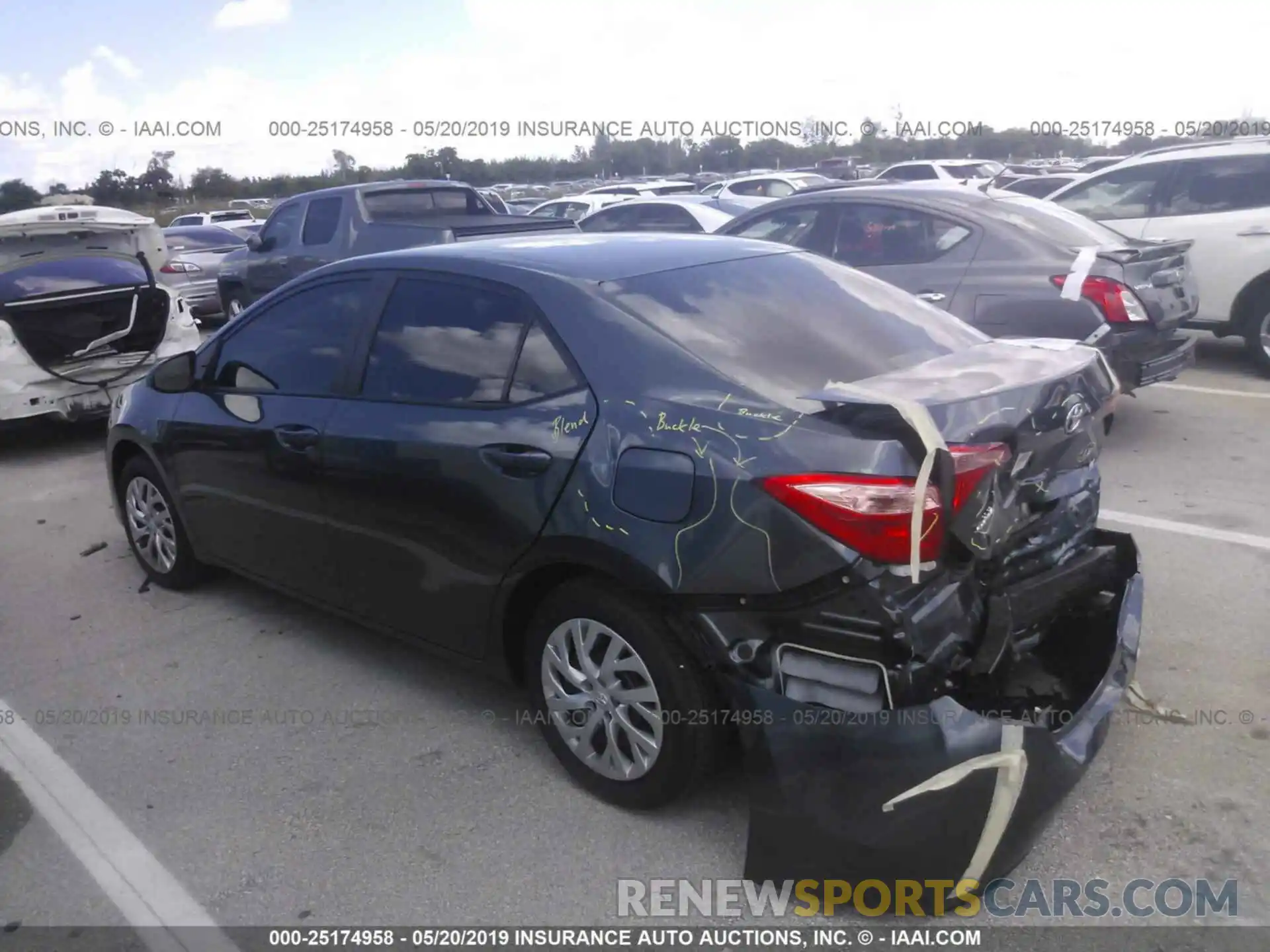 3 Photograph of a damaged car 2T1BURHE1KC125535 TOYOTA COROLLA 2019