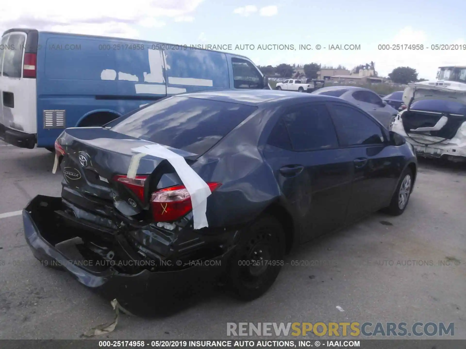 4 Photograph of a damaged car 2T1BURHE1KC125535 TOYOTA COROLLA 2019