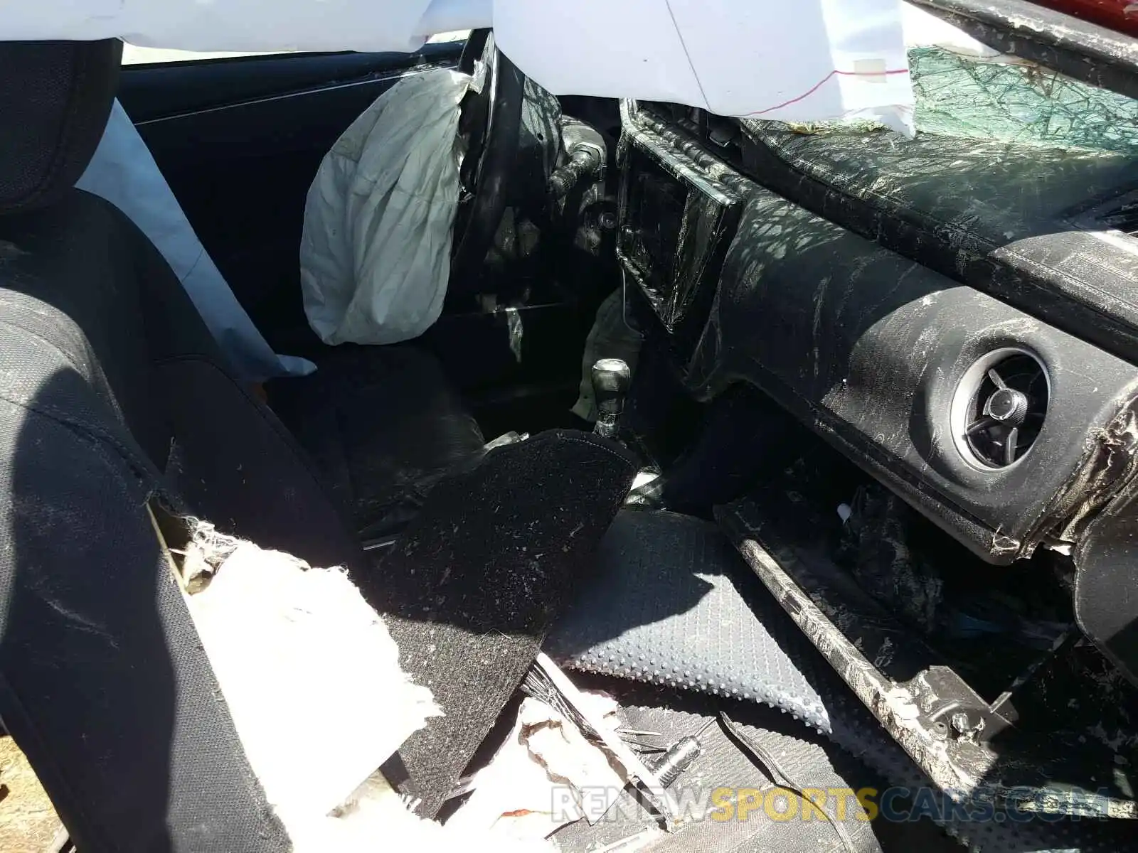 5 Photograph of a damaged car 2T1BURHE1KC125728 TOYOTA COROLLA 2019