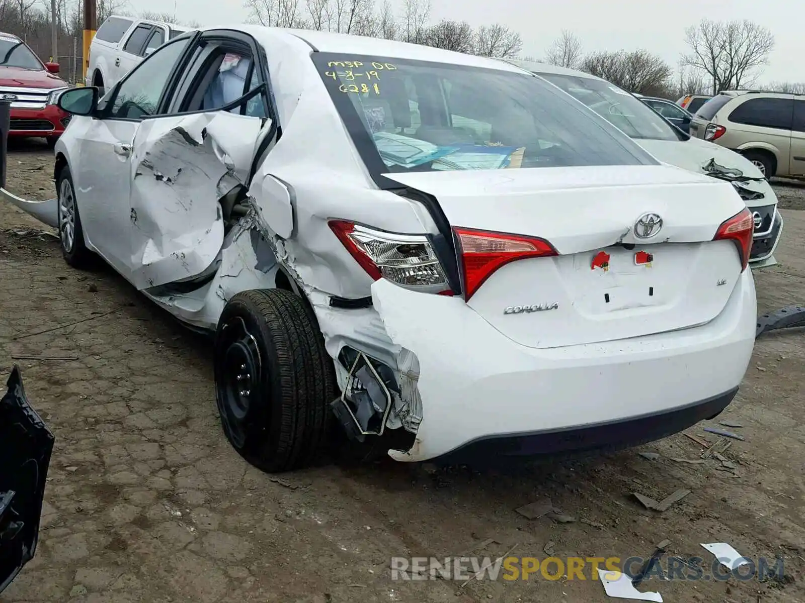 3 Photograph of a damaged car 2T1BURHE1KC126281 TOYOTA COROLLA 2019