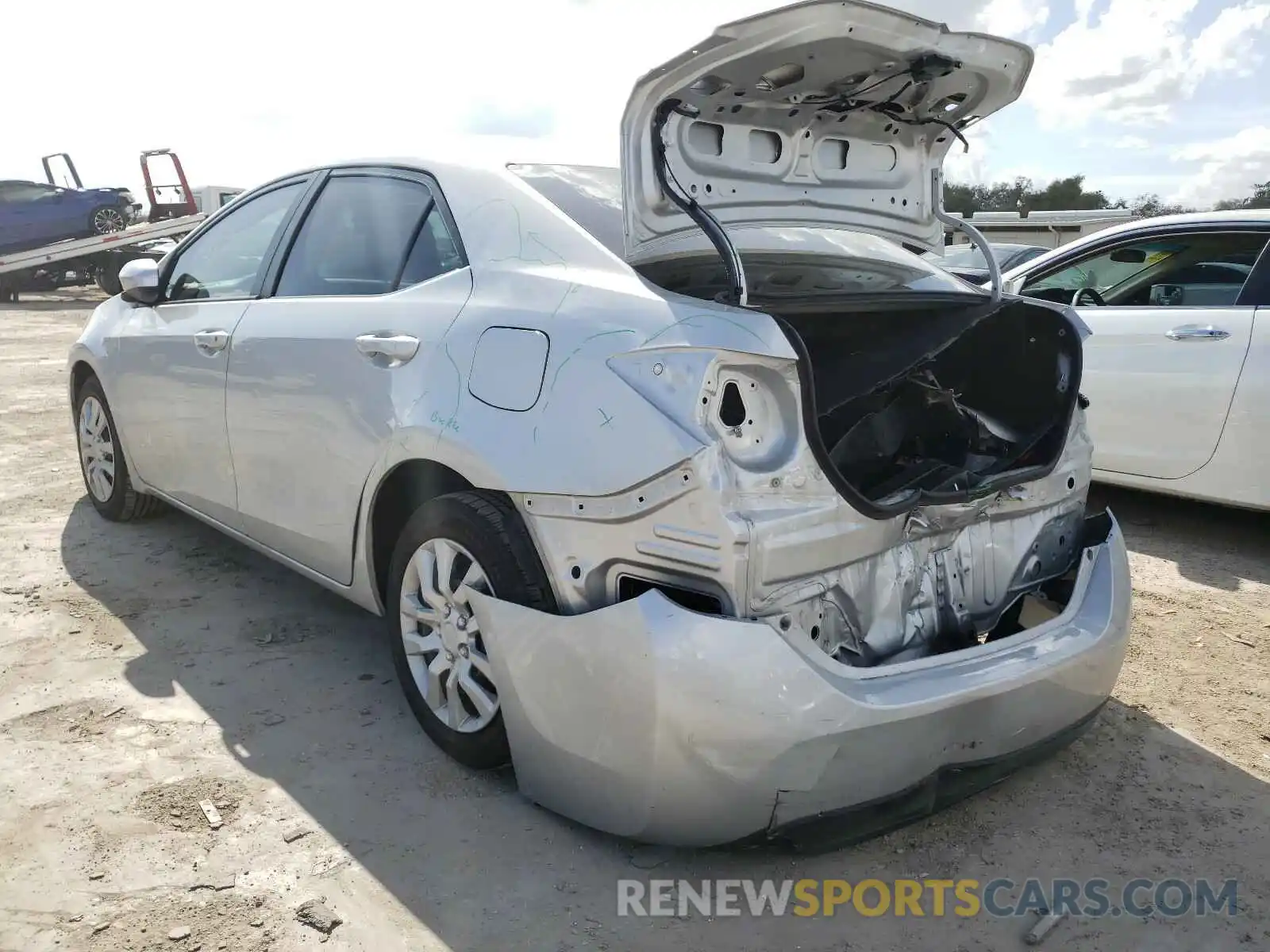 3 Фотография поврежденного автомобиля 2T1BURHE1KC126474 TOYOTA COROLLA 2019