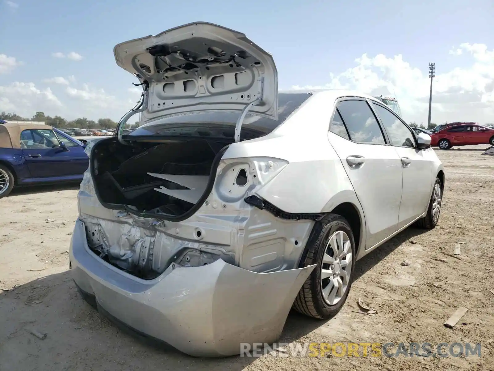 4 Photograph of a damaged car 2T1BURHE1KC126474 TOYOTA COROLLA 2019