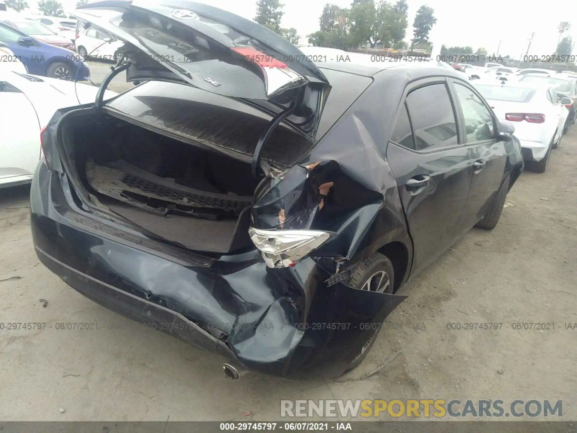 4 Photograph of a damaged car 2T1BURHE1KC127950 TOYOTA COROLLA 2019