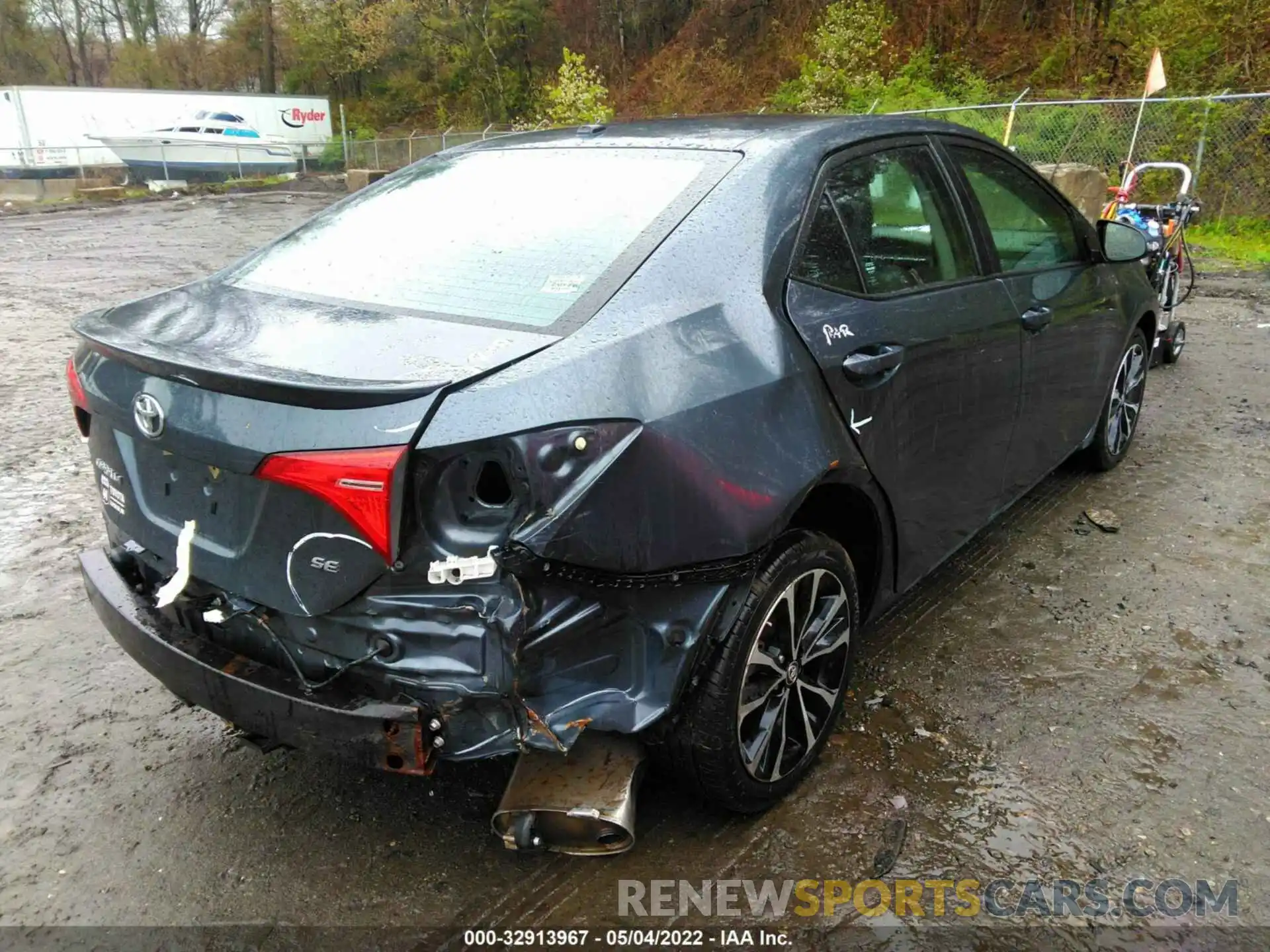 4 Photograph of a damaged car 2T1BURHE1KC127964 TOYOTA COROLLA 2019