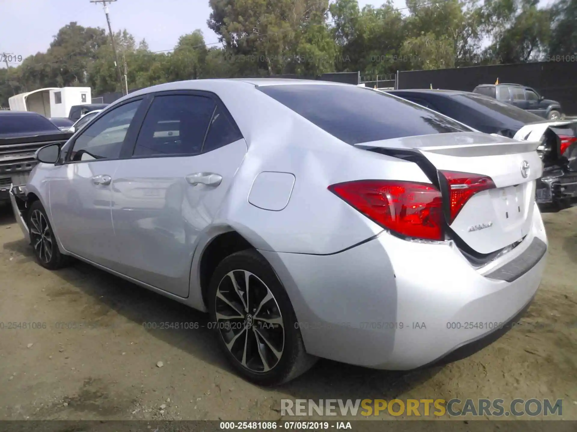 3 Photograph of a damaged car 2T1BURHE1KC131142 TOYOTA COROLLA 2019