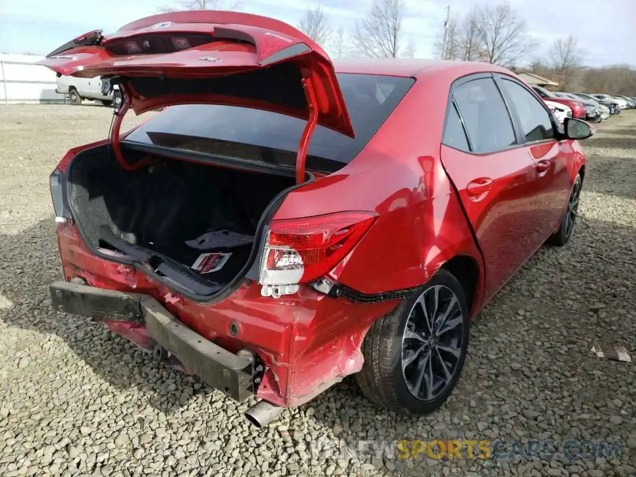 4 Photograph of a damaged car 2T1BURHE1KC131979 TOYOTA COROLLA 2019