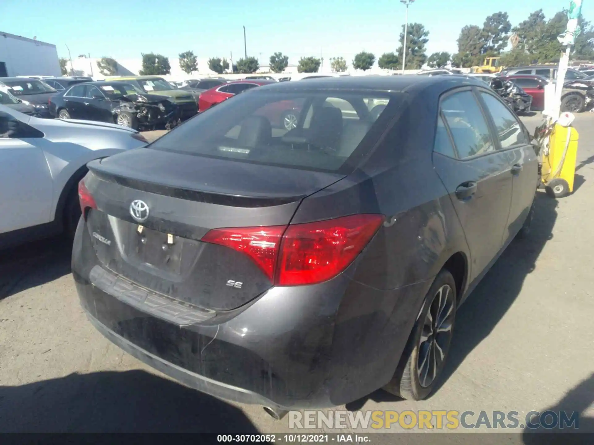 4 Photograph of a damaged car 2T1BURHE1KC132307 TOYOTA COROLLA 2019